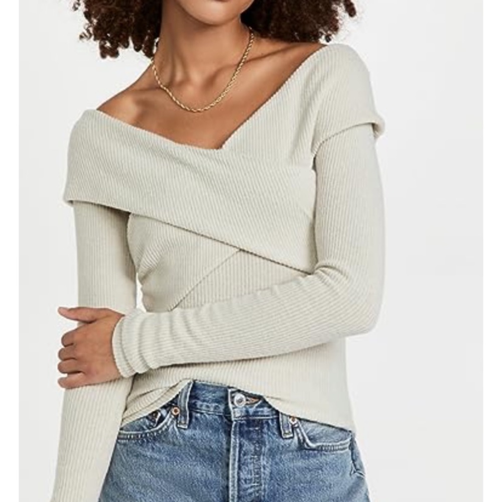 free people size Medium off shoulder long sleeve NWT ‼️